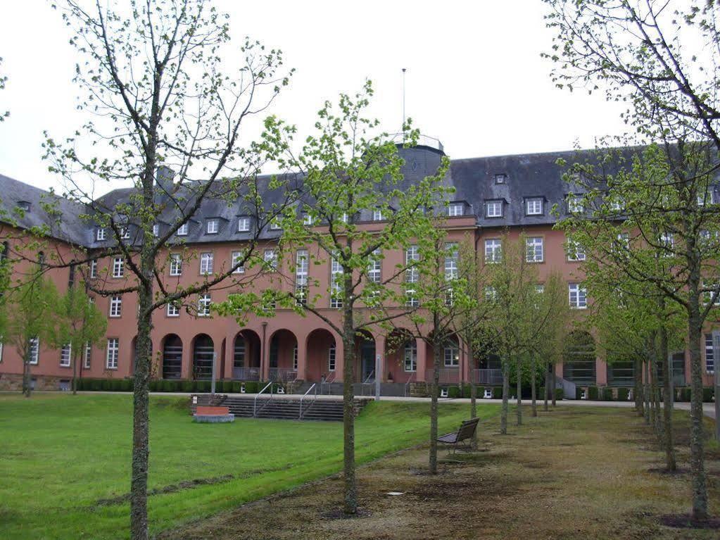 Robert-Schuman-Haus Otel Trier Dış mekan fotoğraf